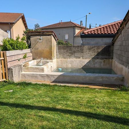 Logement - Studio Independant A Pérouges Dış mekan fotoğraf