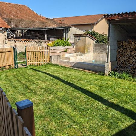 Logement - Studio Independant A Pérouges Dış mekan fotoğraf