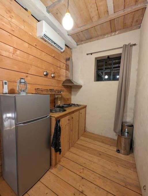 Logement - Studio Independant A Pérouges Dış mekan fotoğraf