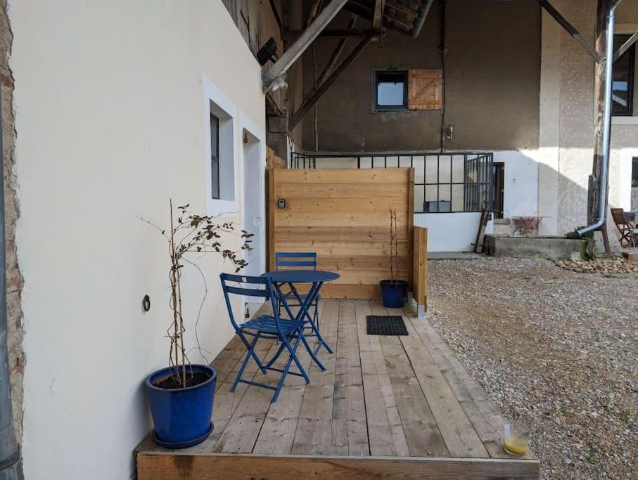 Logement - Studio Independant A Pérouges Dış mekan fotoğraf