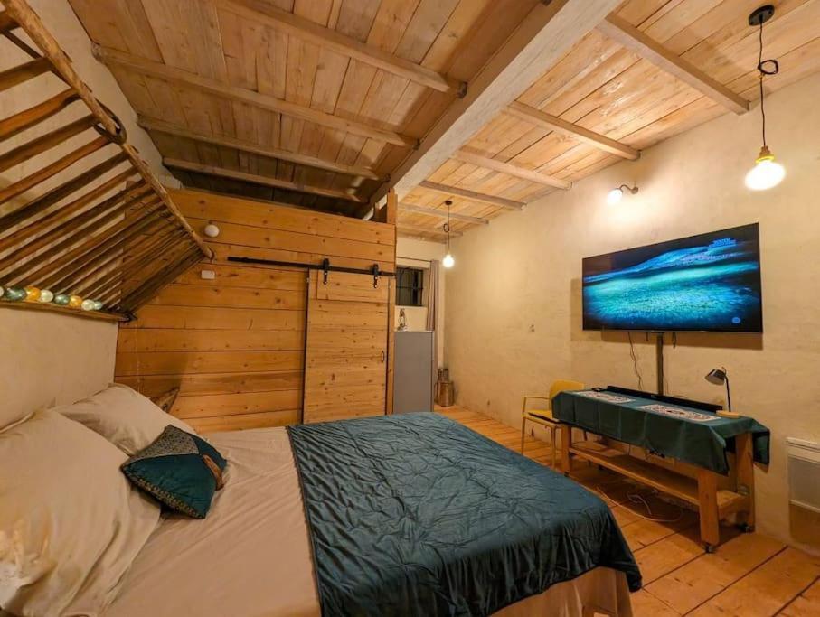 Logement - Studio Independant A Pérouges Dış mekan fotoğraf