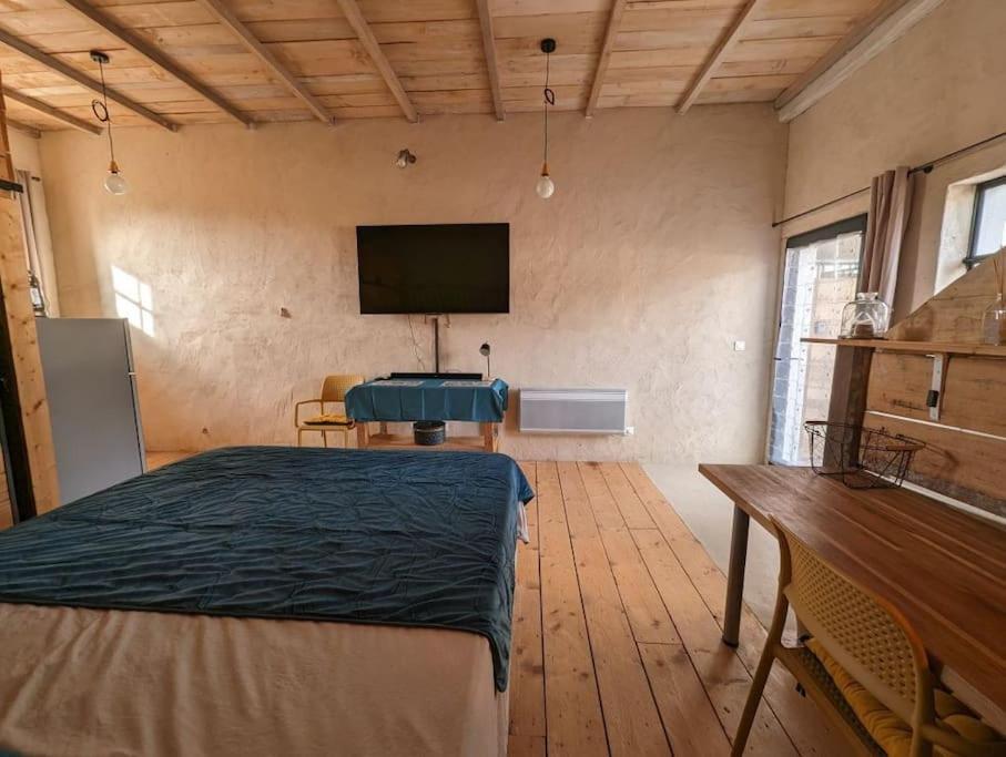 Logement - Studio Independant A Pérouges Dış mekan fotoğraf