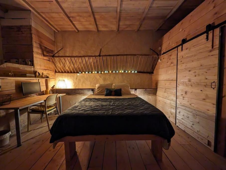 Logement - Studio Independant A Pérouges Dış mekan fotoğraf