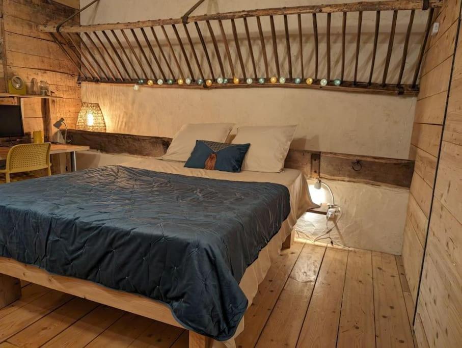 Logement - Studio Independant A Pérouges Dış mekan fotoğraf
