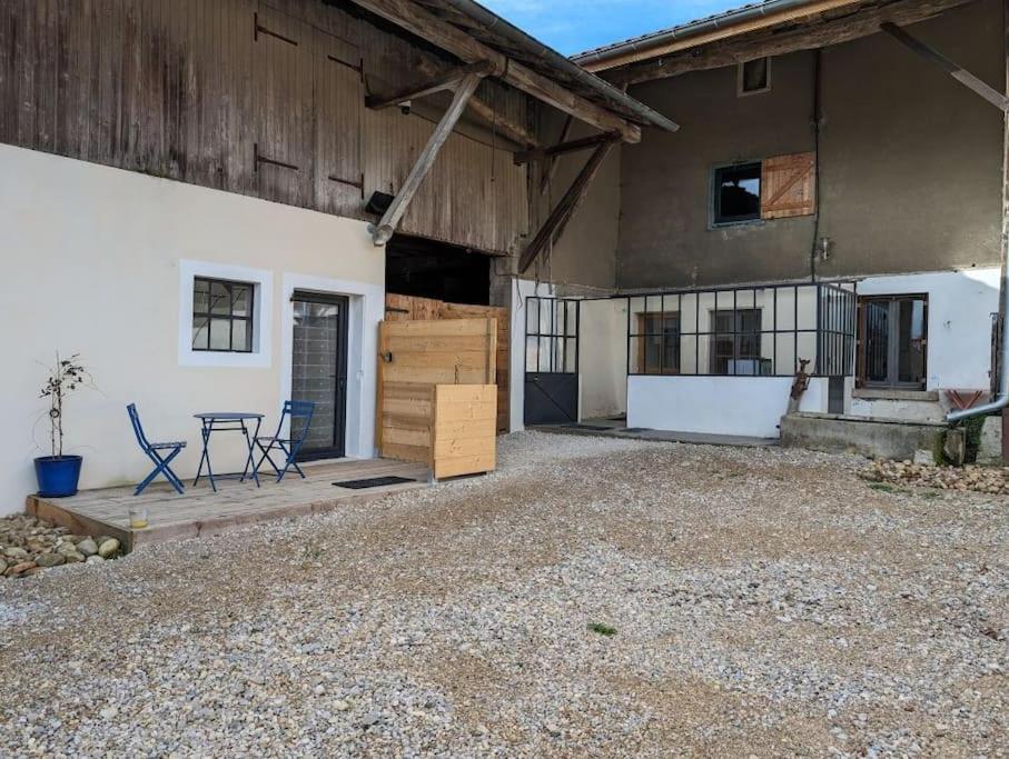 Logement - Studio Independant A Pérouges Dış mekan fotoğraf