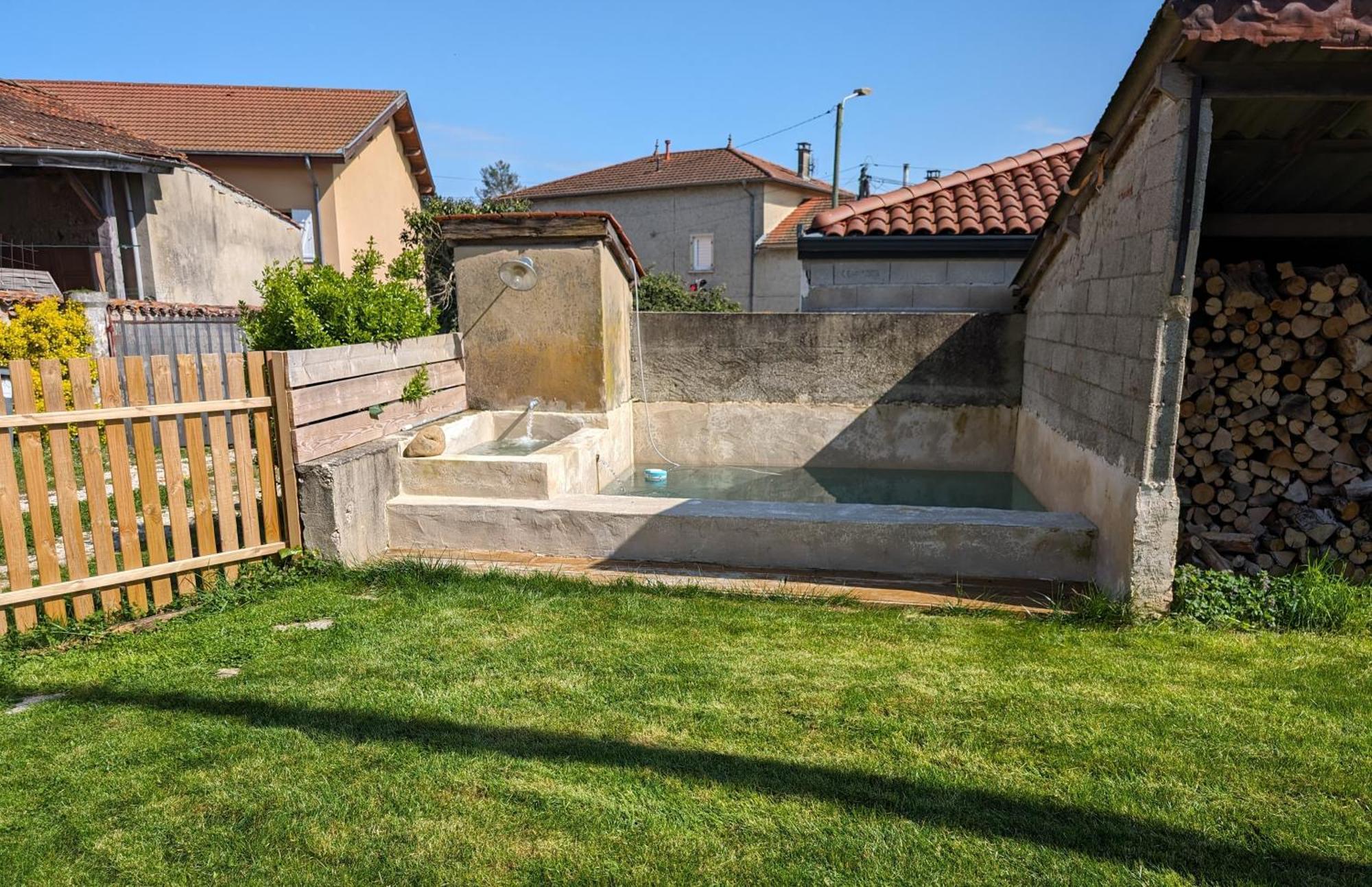 Logement - Studio Independant A Pérouges Dış mekan fotoğraf